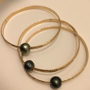 Tahitian pearl bangles set